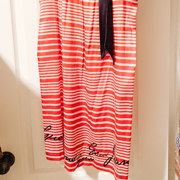 Fun summer Guess dress - Picture 2 of 3